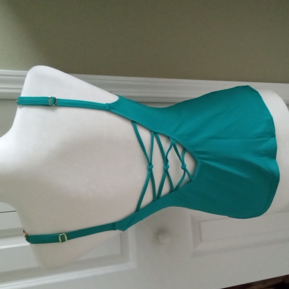 Stylish BLEU ROD BEATTIE Tankini bathing suit top size 6 with cute back laces - Picture 2 of 3